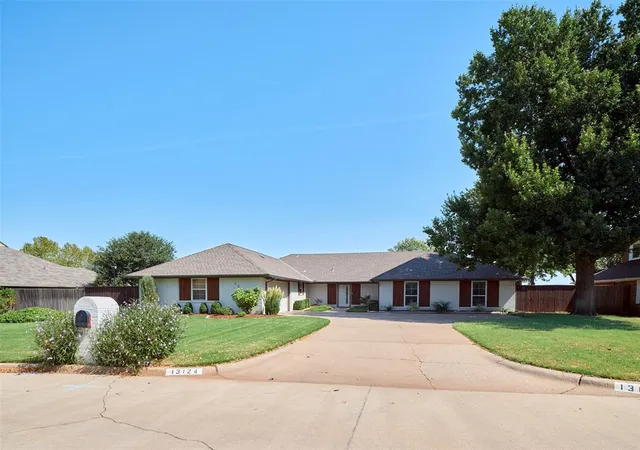 Photo 2 of Sale Pending at 13124 Saint Andrews Dr, Oklahoma City, OK 73120 | MLS# 1244457 | Listing updated on 2026-08-15