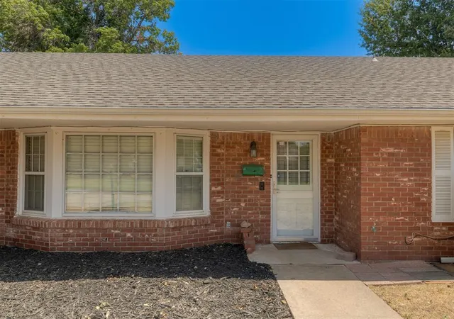 4th image of 6444 N Harvard Ave, Oklahoma City, OK 73132 | MLS# 1244483