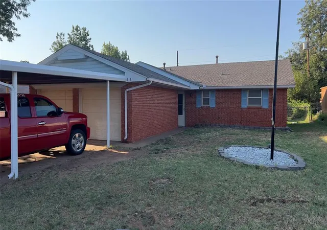 Photo 1 of Single family home for sale at 313 Willow Pl, Yukon, OK 73099 | MLS# 1244493 | Listing updated on 2026-10-05