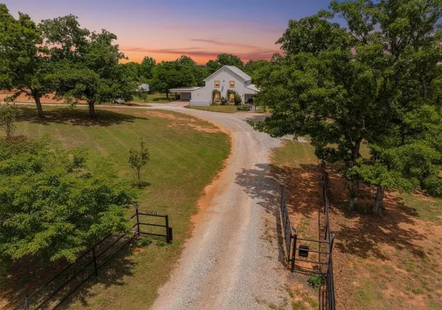 Photo 3 of Single family home for sale at 3001 Ne 80th Avenue, Norman, OK 73026 | MLS# 1244504 | Listing updated on 2026-09-07