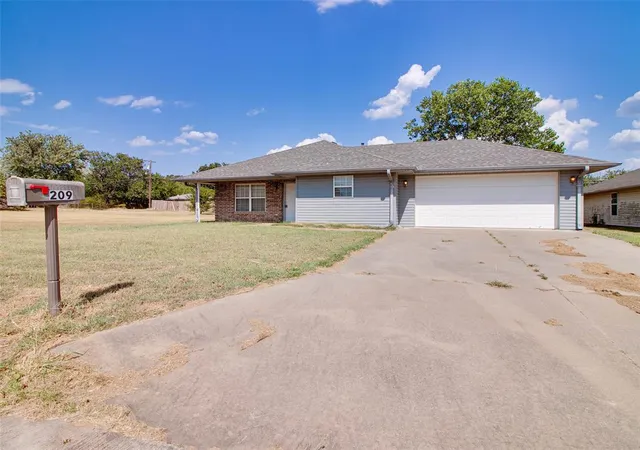 3rd image of 209 S 6Th Ave, Stroud, OK 74079 | MLS# 1244511