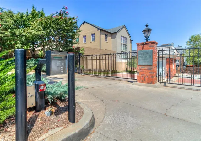 2nd image of 6441 Brandywine Ln, Oklahoma City, OK 73116 | MLS# 1244516