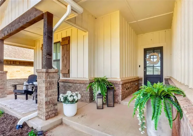 Photo 2 of Single family home for sale at 908 Se 30th Street, Moore, OK 73160 | MLS# 1244518 | Listing updated on 2026-09-23