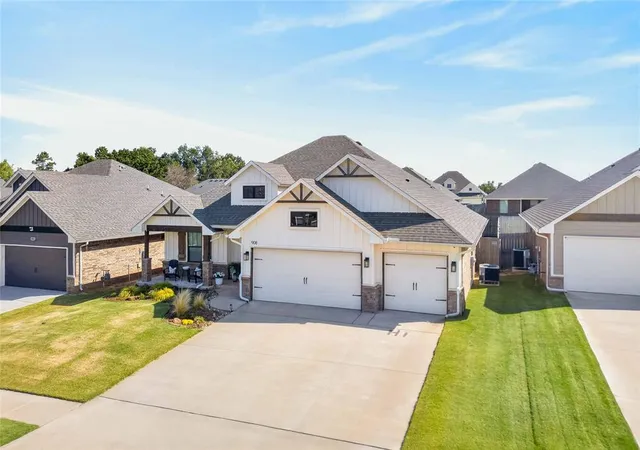 34th image of 908 Se 30th St, Moore, OK 73160 | MLS# 1244518