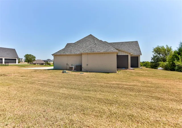 35th image of 3387 Red Ridge Dr, Blanchard, OK 73010 | MLS# 1244519
