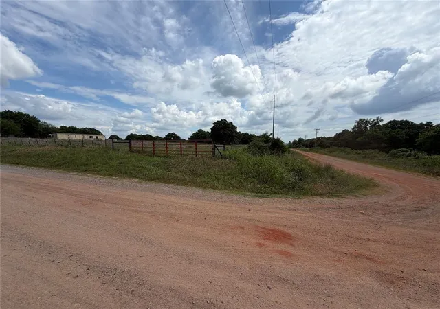 4th image of 337089 E 850 Rd, Chandler, OK 74834 | MLS# 1244522