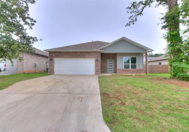 Photo 2 of Single family home for sale at 420 Remington Ave, Jones, OK 73049 | MLS# 1244548 | Listing updated on 2026-08-15