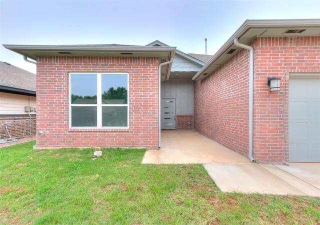 Photo 2 of Single family home for sale at 521 Remington Ave, Jones, OK 73049 | MLS# 1244550 | Listing updated on 2026-08-15