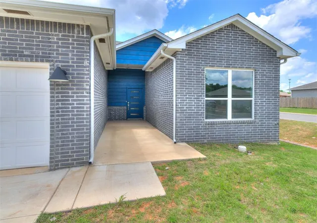 Photo 2 of Single family home for sale at 517 Remington Ave, Jones, OK 73049 | MLS# 1244552 | Listing updated on 2026-08-15
