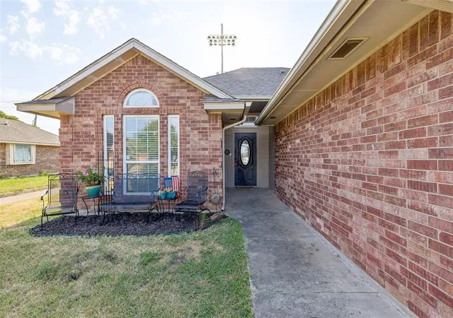 Photo 2 of Sale Pending at 15900 Vicki Dr, Oklahoma City, OK 73170 | MLS# 1244562 | Listing updated on 2026-09-04