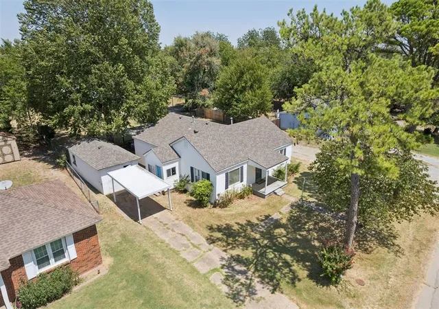 37th image of 17 E 11th St, Edmond, OK 73034 | MLS# 1244577