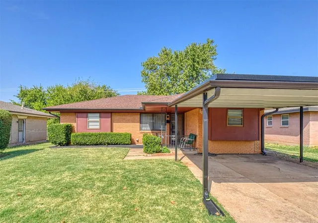 Photo 1 of Sale Pending at 1135 Elmhurst St, Moore, OK 73160 | MLS# 1244591 | Listing updated on 2026-09-22