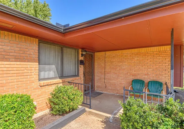 Photo 2 of Sale Pending at 1135 Elmhurst St, Moore, OK 73160 | MLS# 1244591 | Listing updated on 2026-09-22