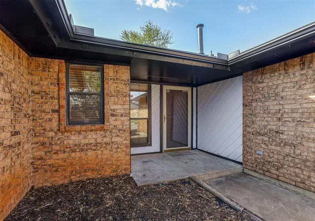 Photo 3 of Single family home for sale at 720 Tumbleweed Dr, Yukon, OK 73099 | MLS# 1244599 | Listing updated on 2026-09-12