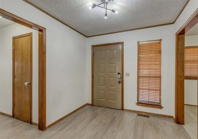 Photo 3 of Single family home for sale at 720 Tumbleweed Dr, Yukon, OK 73099 | MLS# 1244599 | Listing updated on 2026-09-12