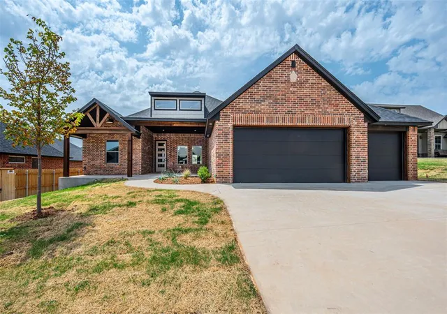 Photo 1 of Single family home for sale at 11528 Nw 103rd Street, Yukon, OK 73099 | MLS# 1244603 | Listing updated on 2026-10-05