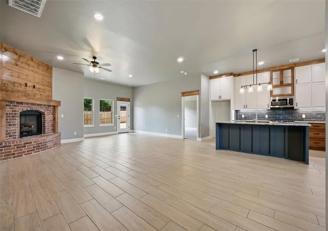 Photo 4 of Single family home for sale at 11528 NW 103rd Street, Yukon, OK 73099 | MLS# 1244603 | Listing updated on 2026-10-05