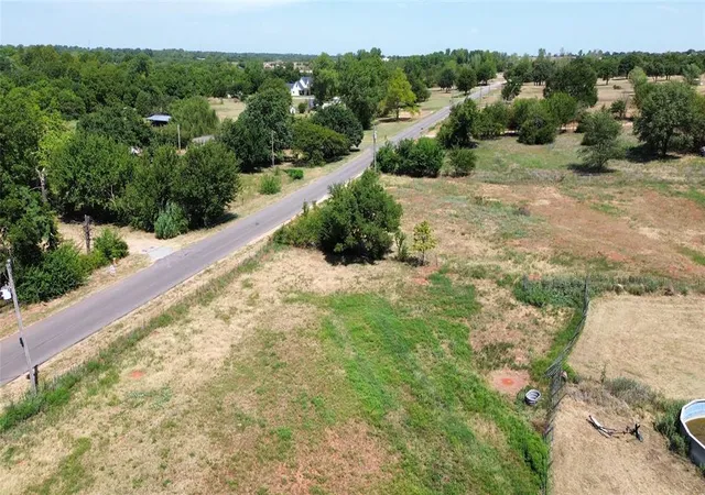 13th image of 935 Ne 70th St, Blanchard, OK 73010 | MLS# 1244618