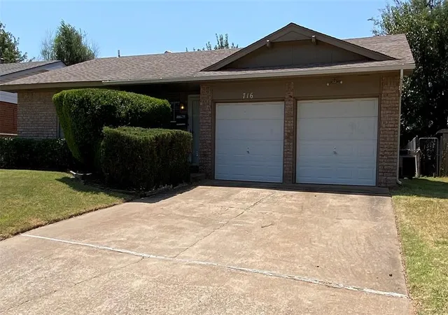 Photo 3 of Sale Pending at 716 Nw 17th Street, Moore, OK 73160 | MLS# 1244637 | Listing updated on 2026-10-06