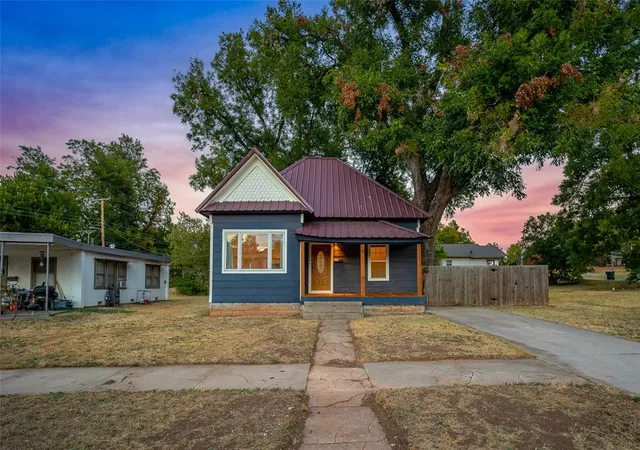 1st image of 623 S 8th St, Chickasha, OK 73018 | MLS# 1244643
