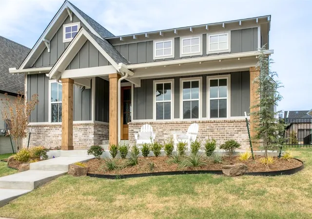 Photo 2 of Single family home for sale at 1709 Parkwood Ave, Edmond, OK 73034 | MLS# 1244648 | Listing updated on 2026-09-01