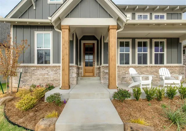 Photo 3 of Single family home for sale at 1709 Parkwood Ave, Edmond, OK 73034 | MLS# 1244648 | Listing updated on 2026-09-01