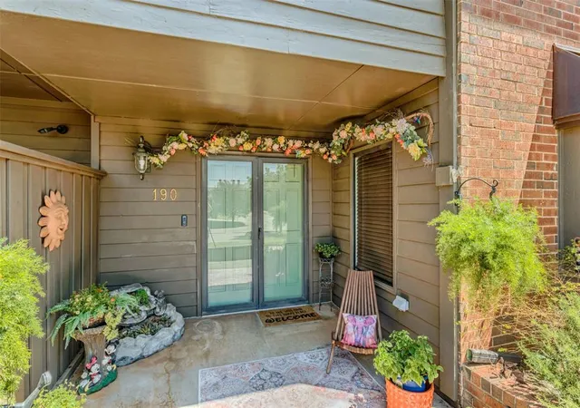 3rd image of 11300 N Pennsylvania Ave #190, Oklahoma City, OK 73120 | MLS# 1244651