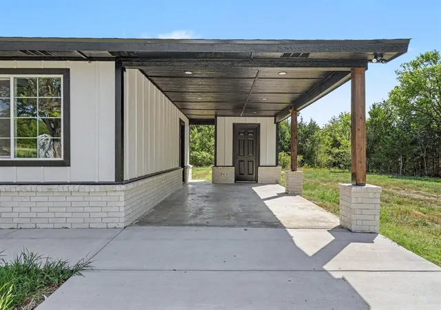 Photo 3 of Single family home for sale at 11150 Sh 56 Hwy, Okemah, OK 74859 | MLS# 1244684 | Listing updated on 2026-09-30