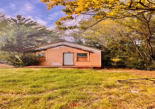 1st image of 1319 W 1st St, Elk City, OK 73644 | MLS# 1244693