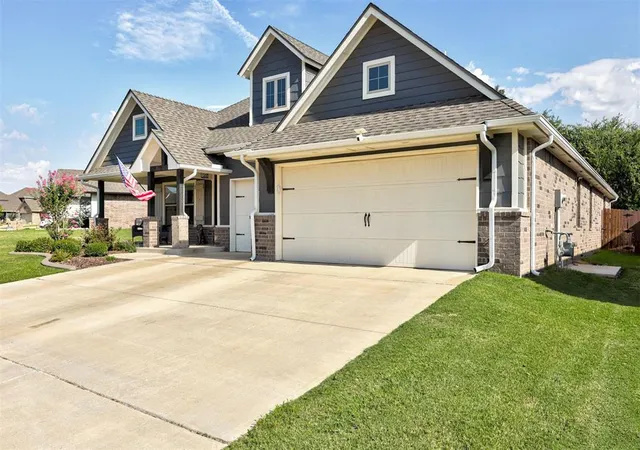 Photo 3 of Sale Pending at 12821 Sw 6th Street, Yukon, OK 73099 | MLS# 1244698 | Listing updated on 2026-09-25