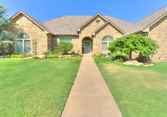 5th image of 1429 Spring Crk Dr, Yukon, OK 73099 | MLS# 1244700