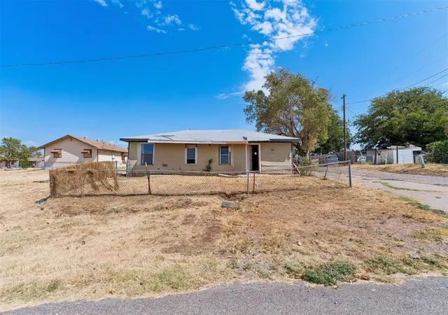 Photo 1 of Single family home for sale at 417 W C St, Altus, OK 73521 | MLS# 1244703 | Listing updated on 2026-08-18