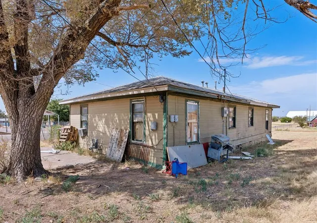 Photo 2 of Single family home for sale at 417 W C St, Altus, OK 73521 | MLS# 1244703 | Listing updated on 2026-08-18