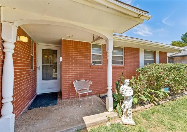 Photo 3 of Sale Pending at 3105 Overland Dr, Oklahoma City, OK 73115 | MLS# 1244705 | Listing updated on 2026-08-19