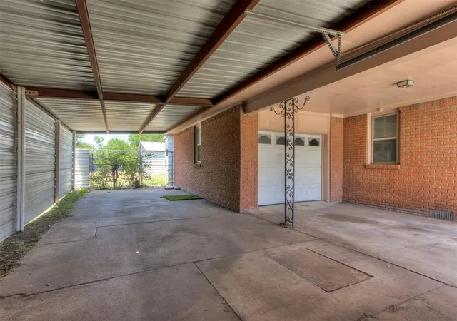 Photo 4 of Sale Pending at 909 SW 66th Street, Oklahoma City, OK 73139 | MLS# 1244706 | Listing updated on 2026-08-24