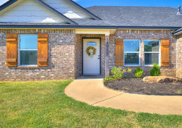 Photo 2 of Sale Pending at 14917 E Mccloud St, Claremore, OK 74017 | MLS# 1244714 | Listing updated on 2026-08-29