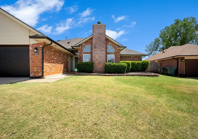 2nd image of 1800 Dodge Trl, Edmond, OK 73003 | MLS# 1244716