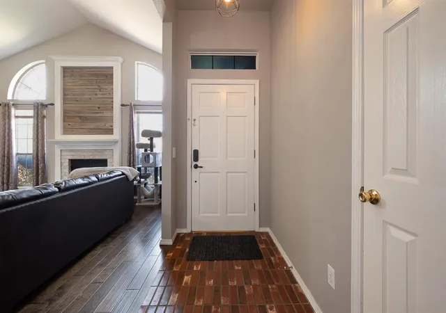 Photo 3 of Sale Pending at 1800 Dodge Trl, Edmond, OK 73003 | MLS# 1244716 | Listing updated on 2026-09-02
