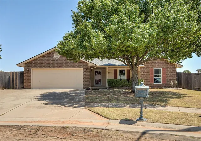36th image of 2137 Ne 13th St, Moore, OK 73160 | MLS# 1244718