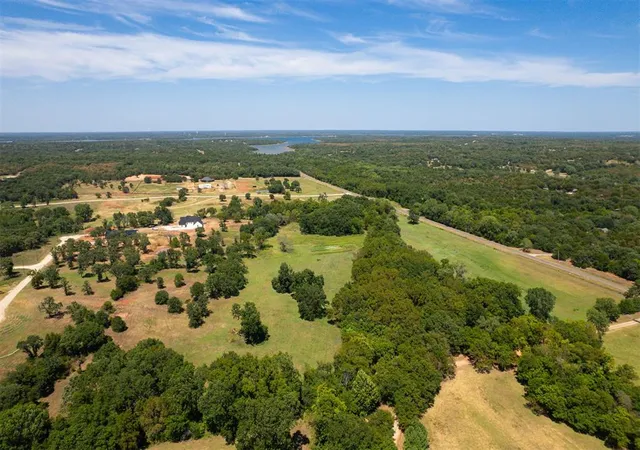 2nd image of 3525 Claire Ct, Norman, OK 73026 | MLS# 1244725