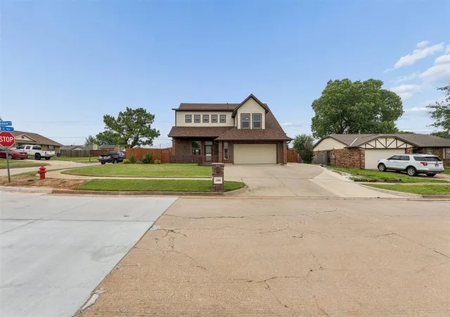 Photo 3 of Single family home for sale at 1000 S Morgan Dr, Moore, OK 73160 | MLS# 1244727 | Listing updated on 2026-10-20