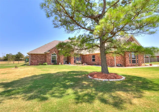 49th image of 10712 Sundance Dr, Yukon, OK 73099 | MLS# 1244731