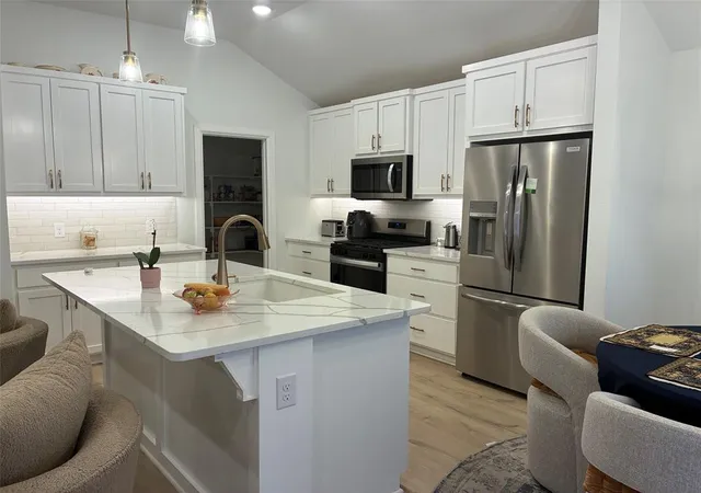 Photo 4 of Sale Pending at 3821 NW 175th Street, Edmond, OK 73012 | MLS# 1244732 | Listing updated on 2026-10-05