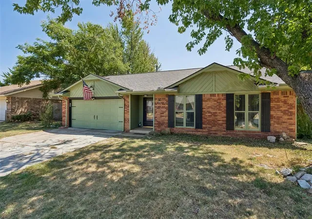 Photo 3 of Single family home for sale at 1802 Barb Dr, Norman, OK 73071 | MLS# 1244735 | Listing updated on 2026-08-23