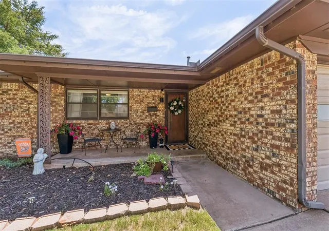 Photo 3 of Sale Pending at 1900 Barryton Rd, Oklahoma City, OK 73120 | MLS# 1244738 | Listing updated on 2026-08-31