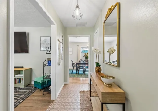 Photo 4 of Sale Pending at 1900 Barryton Rd, Oklahoma City, OK 73120 | MLS# 1244738 | Listing updated on 2026-08-31