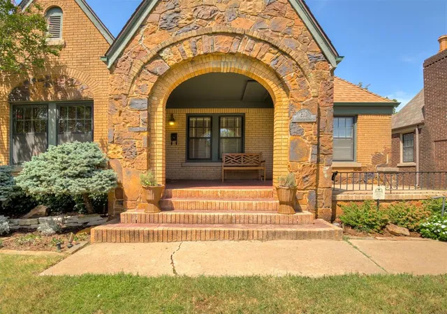 Photo 2 of Single family home for sale at 217 Edgemere Ct, Oklahoma City, OK 73118 | MLS# 1244746 | Listing updated on 2026-10-06