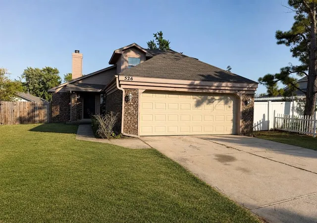 1st image of 526 Clover Rd, Moore, OK 73160 | MLS# 1244759