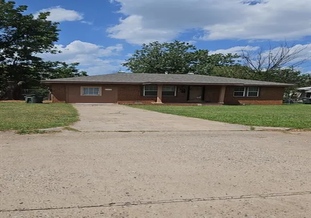 2nd image of 3301 Se 20th St, Oklahoma City, OK 73115 | MLS# 1244767