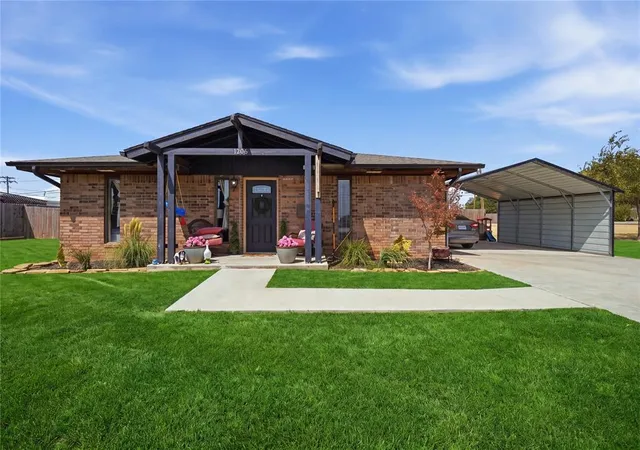 1st image of 1206 N Market St, Cordell, OK 73632 | MLS# 1244768